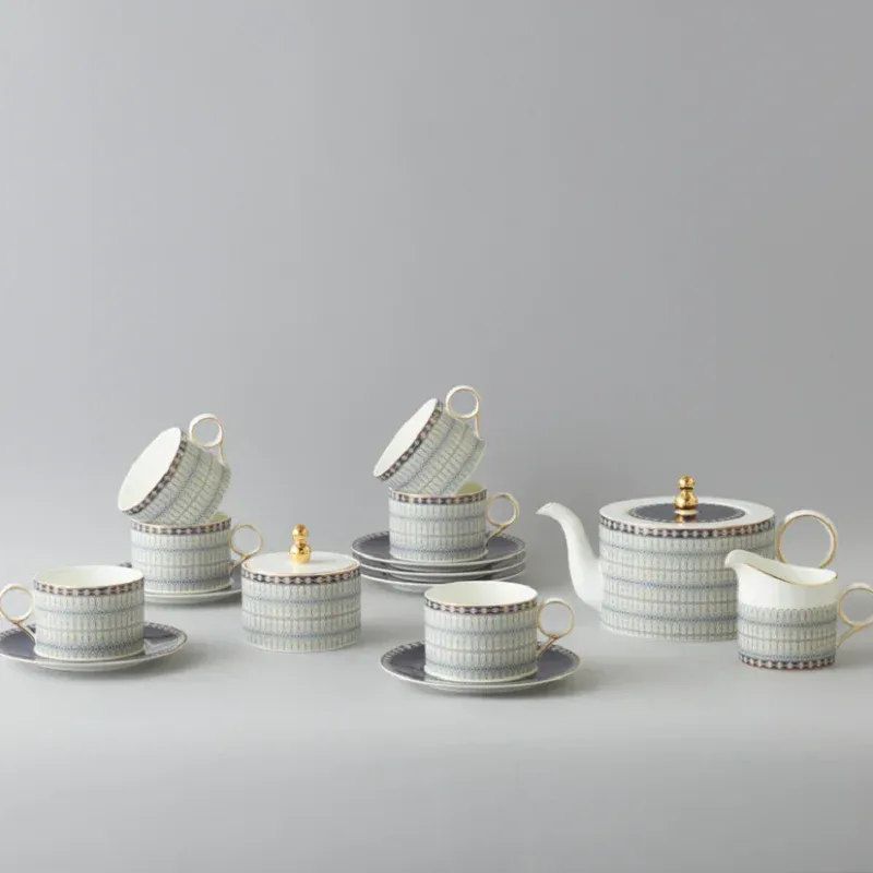Berry Noir 15pcs Tea Set